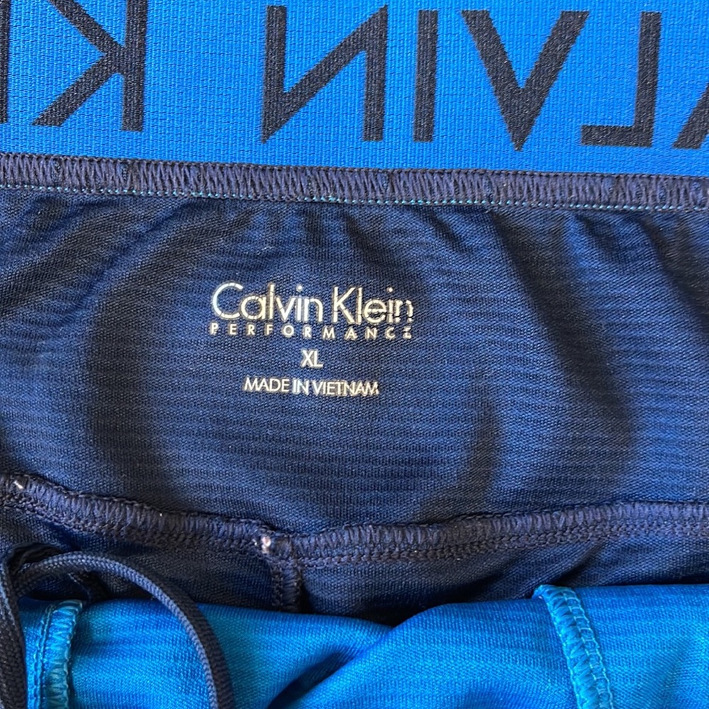 ##117, Men's size XL, NWOT Calvin Klein Short - Picture 3 of 6